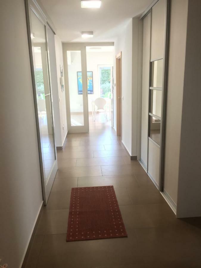 LižnjanHouse Mia公寓 外观 照片